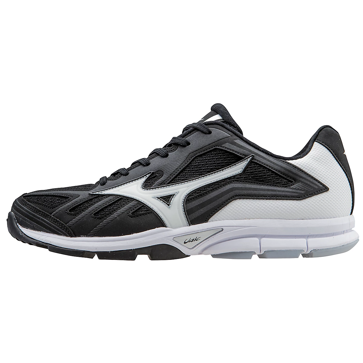 Mizuno Players Trainer - Black White 1 Mizuno Players Trainer - Black White